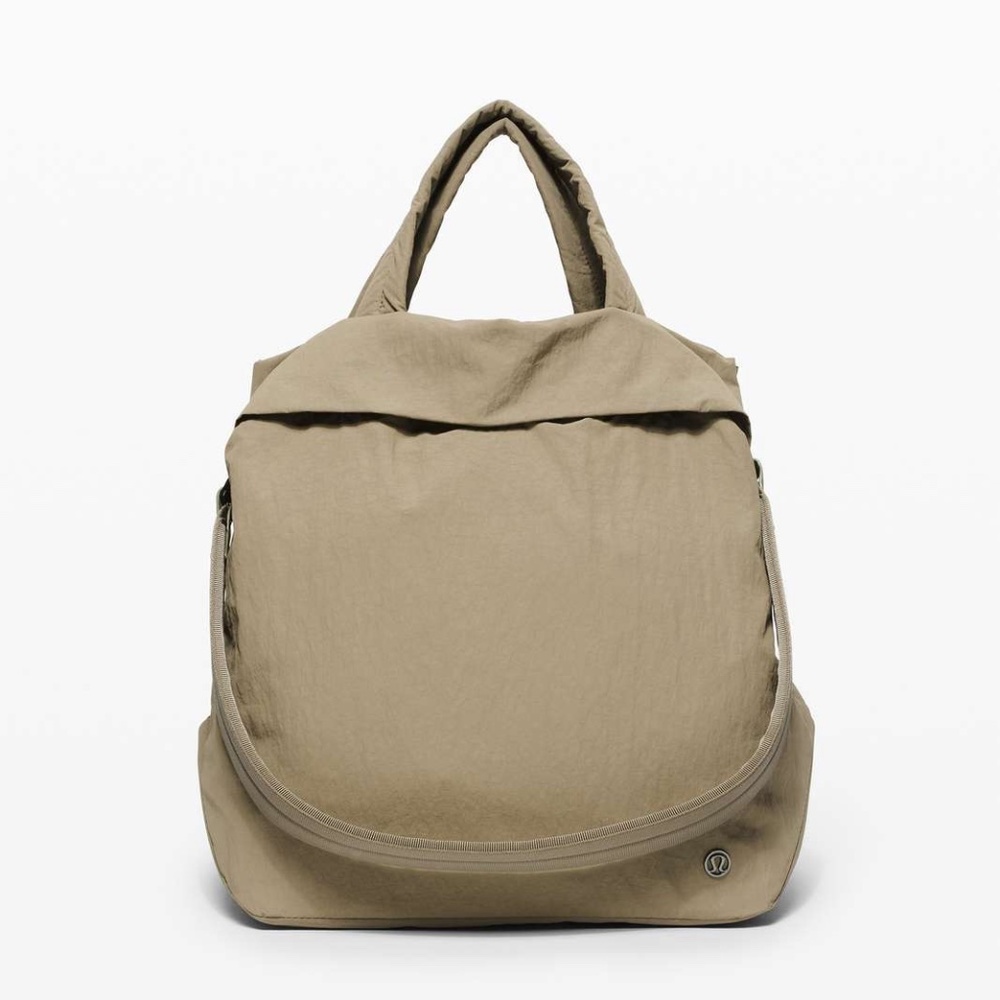 Lululemon On My Level Bag 19L -- Highlander